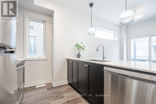 Building Photo - 5000 Connor Dr