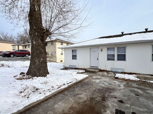 Building Photo - Cozy 2-Bedroom Apartment in Riverside!