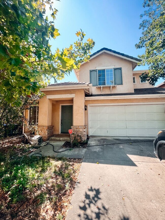 Building Photo - Updated Home in Pleasanton!