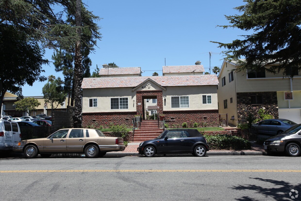 Foto principal - 823 Lincoln Blvd