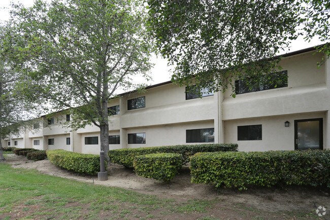 Foto del edificio - Johnson Gardens Apartments