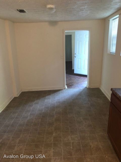 Foto del edificio - 1540 W 23rd St