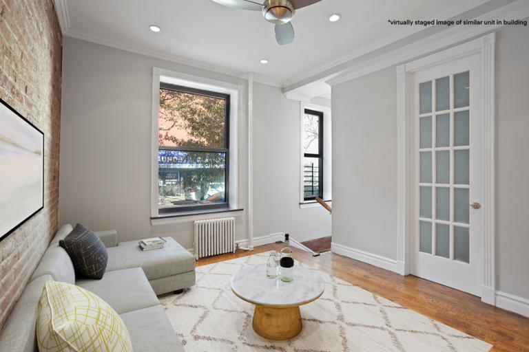 Foto principal - 346 E 18th St