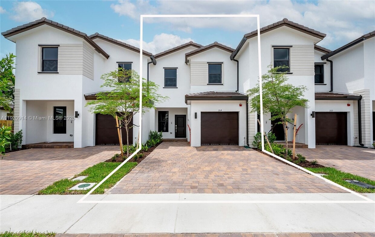 Foto principal - 264 SW 159th Terrace