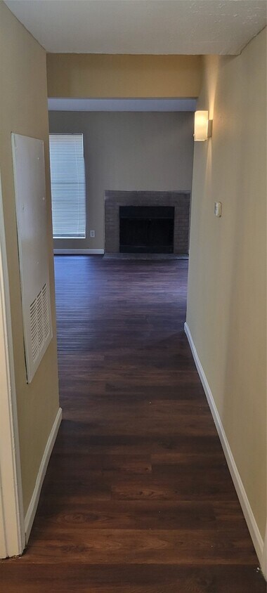 Foto del edificio - 7200 W T C Jester Blvd