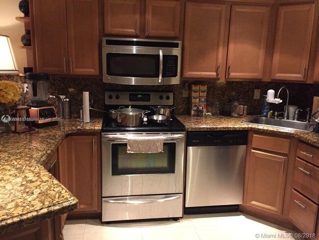 Foto del edificio - 800 Parkview Dr