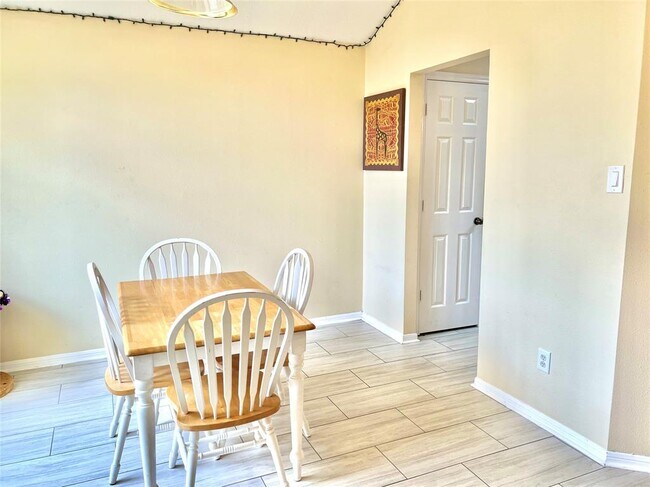 Building Photo - 5329 Tallowpine Terrace