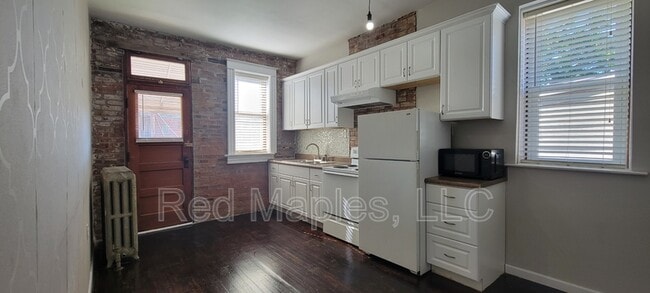 Building Photo - 3421 Iowa Ave