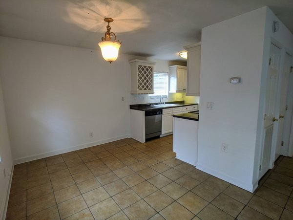 Foto del edificio - 1802 Jackson Ave W