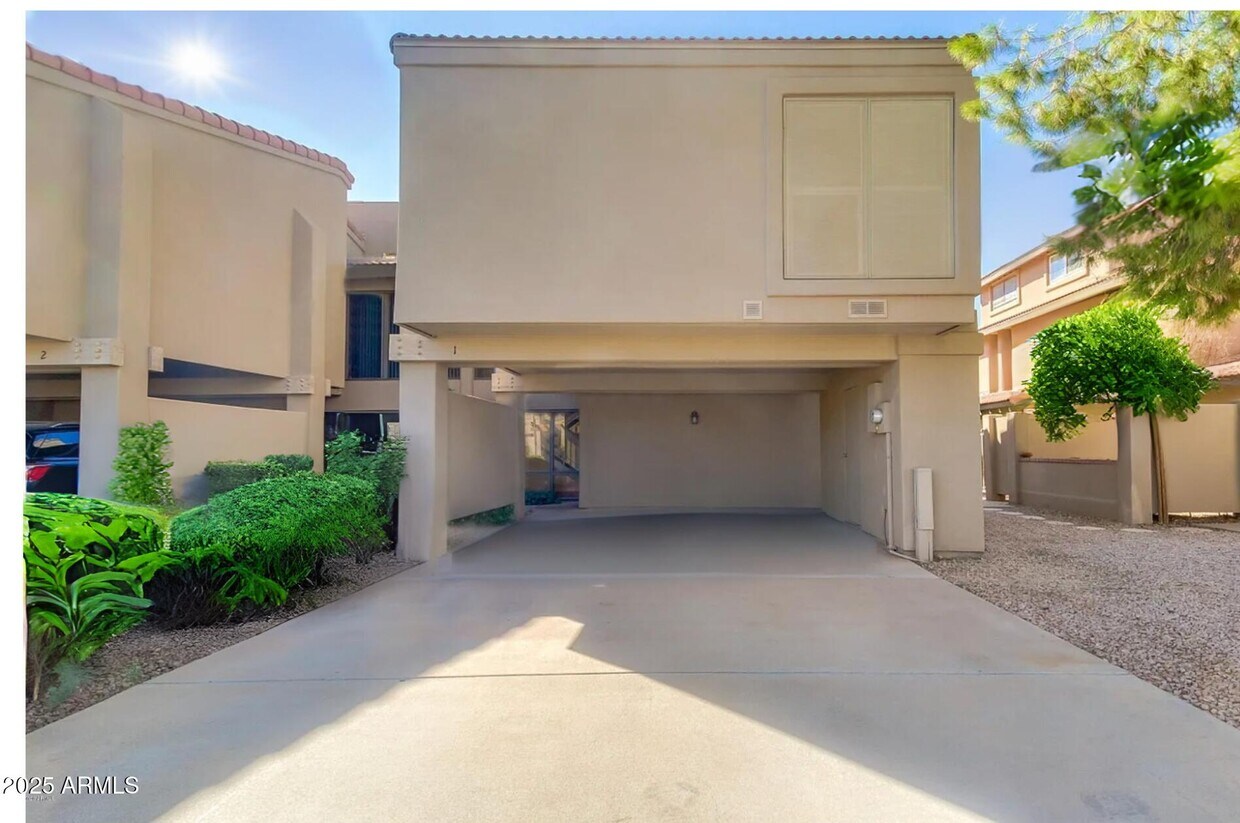 Primary Photo - 7911 E San Miguel Ave