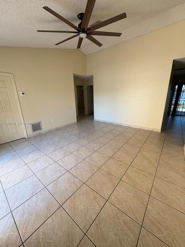 Foto del edificio - 20237 NW 32nd Ave