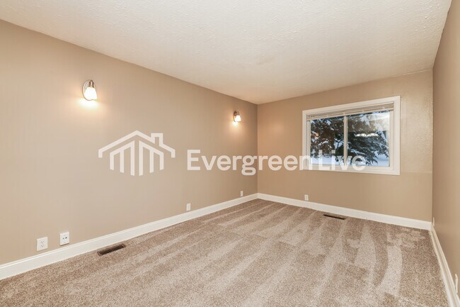 Building Photo - 5336 Tucson Dr