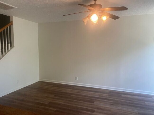 Foto del edificio - 2446 Nashboro Blvd