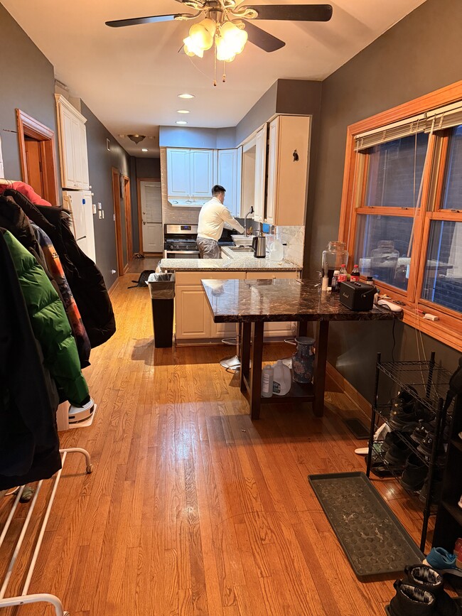 Building Photo - 1721 W Julian St