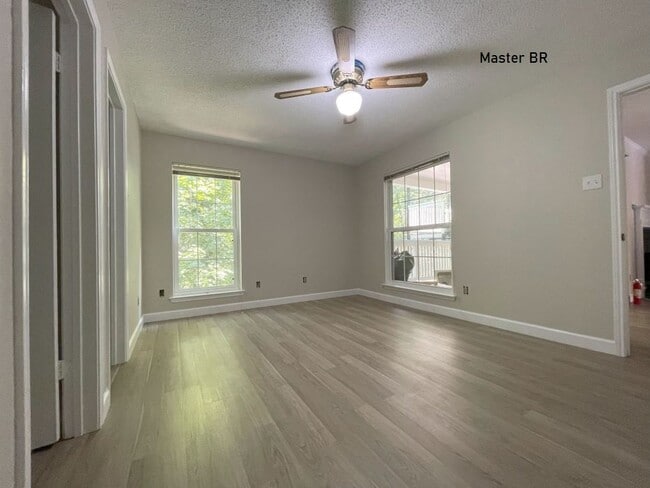 Building Photo - 1507 Lincoln Way