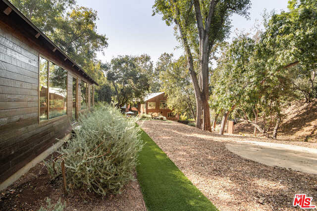 Building Photo - 5720 Valley Oak Dr