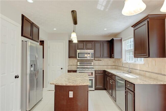 Foto del edificio - 1795 Stoneoak Cir