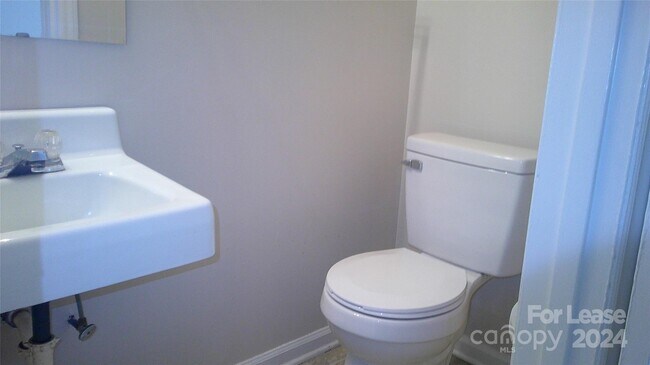 Foto del edificio - 405 17th Ave NW