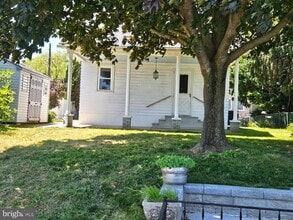 Building Photo - 178 Kingston Park Ln E