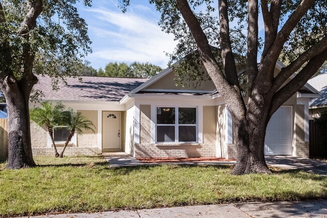 Building Photo - 318 Regal Park Dr