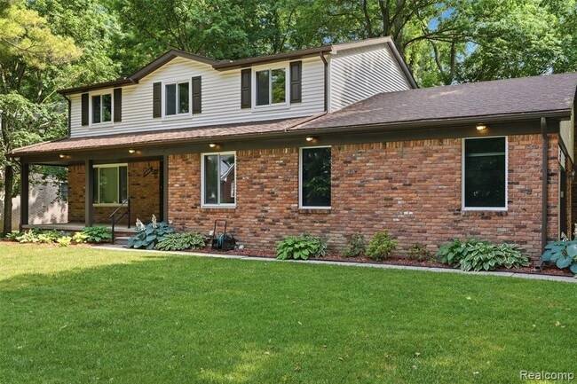Building Photo - 1880 Welling Dr