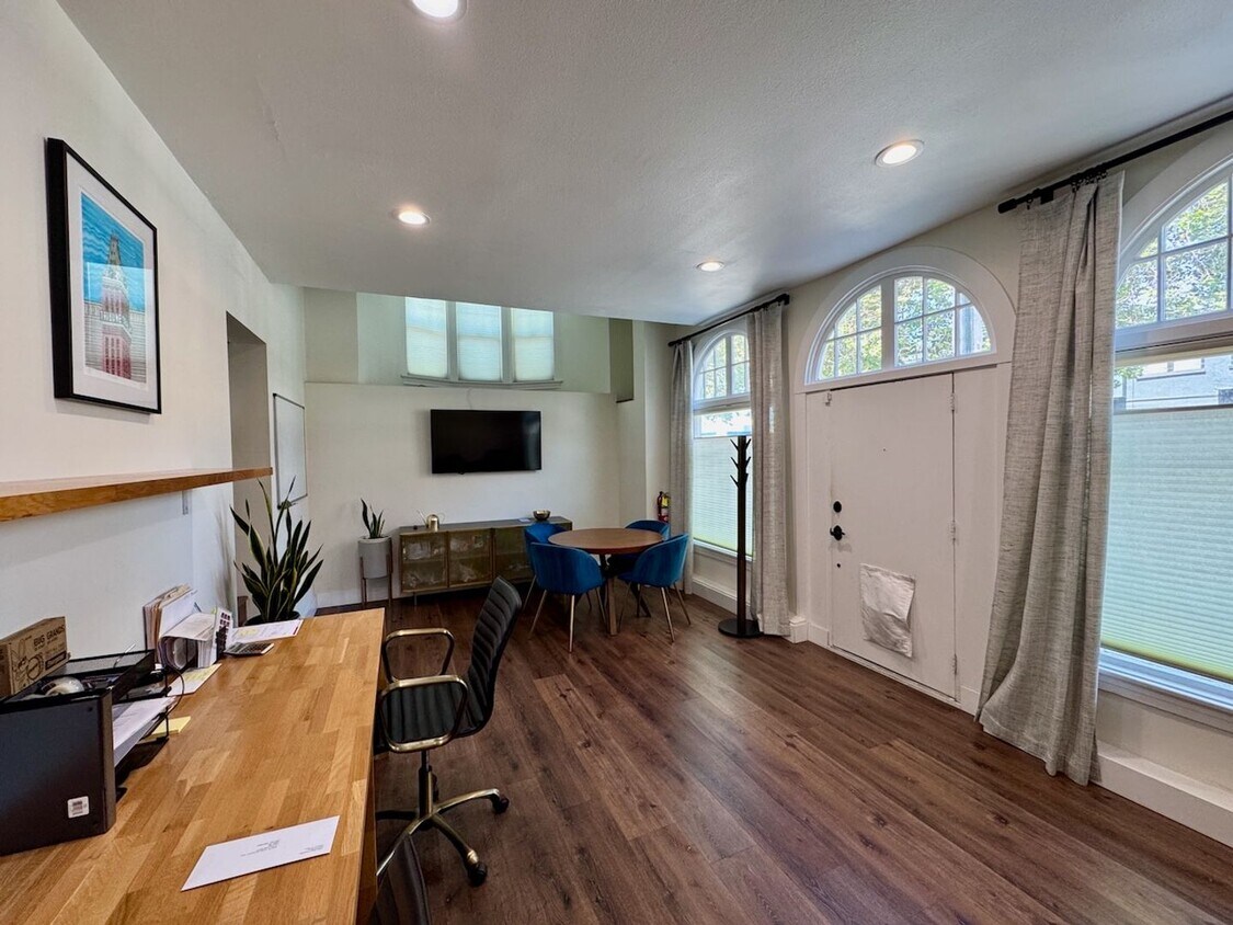 Foto principal - 4018 Broadway-