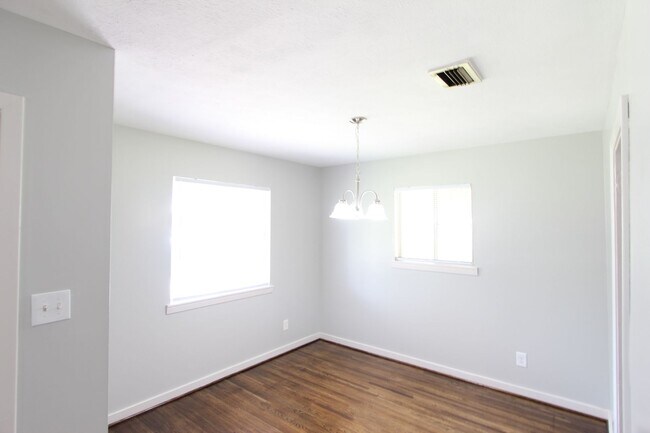 Building Photo - 2307 17th St Ensley