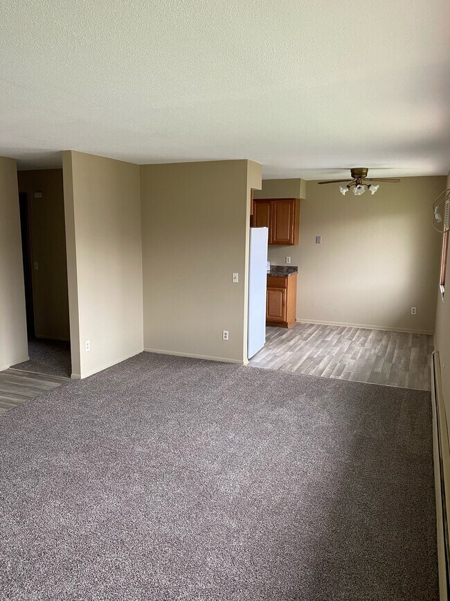 Foto del edificio - 7632 Pleasant Ave