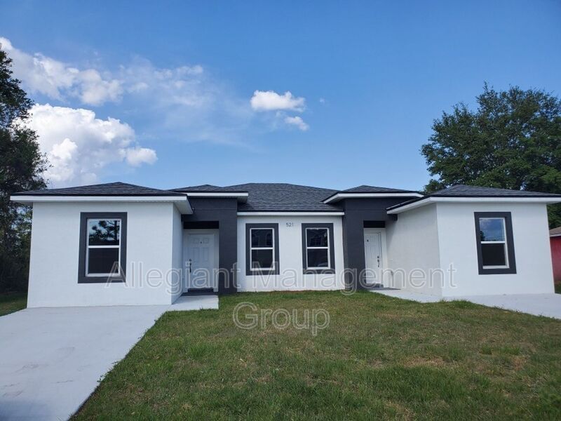 Foto principal - 521 Albatross Dr