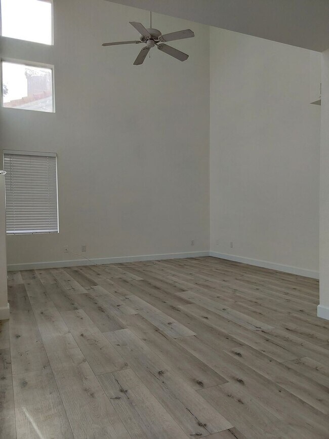 Foto del edificio - Beautiful 3 Bedroom Summerlin Home