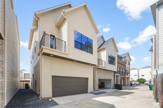 Building Photo - 4105 Allen St
