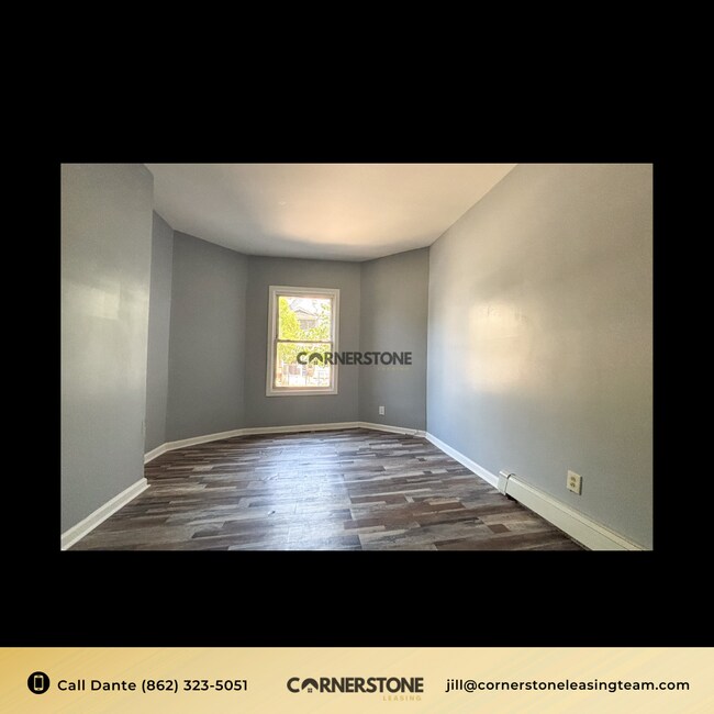 Foto del edificio - 136 Godwin Ave