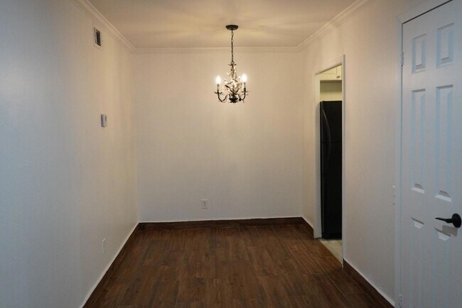 Building Photo - 4136 Cole Ave