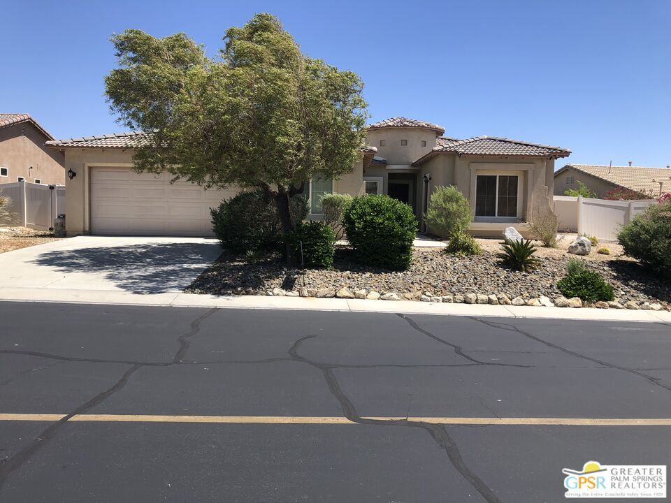 Foto principal - 8758 Silver Star Ave