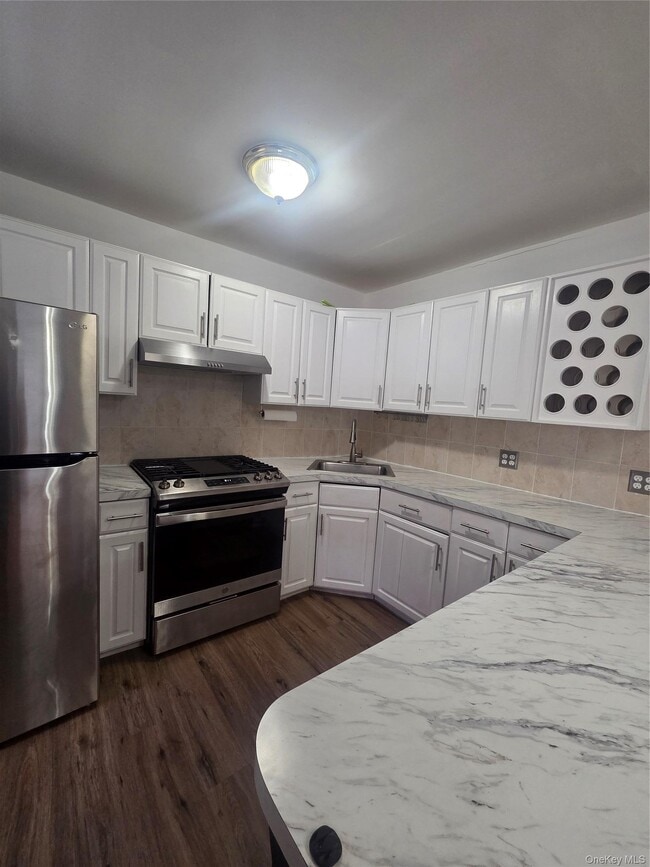 Foto del edificio - 47-44 Springfield Blvd