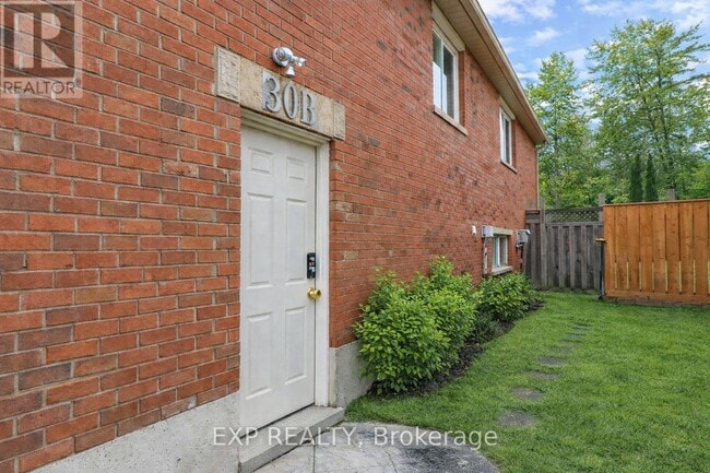 Building Photo - 30 Cherry Sands Crescent