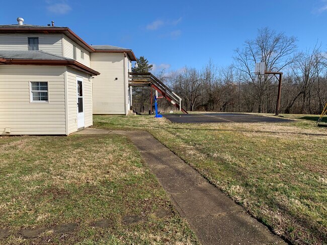 Building Photo - 1656 Louisa Ave