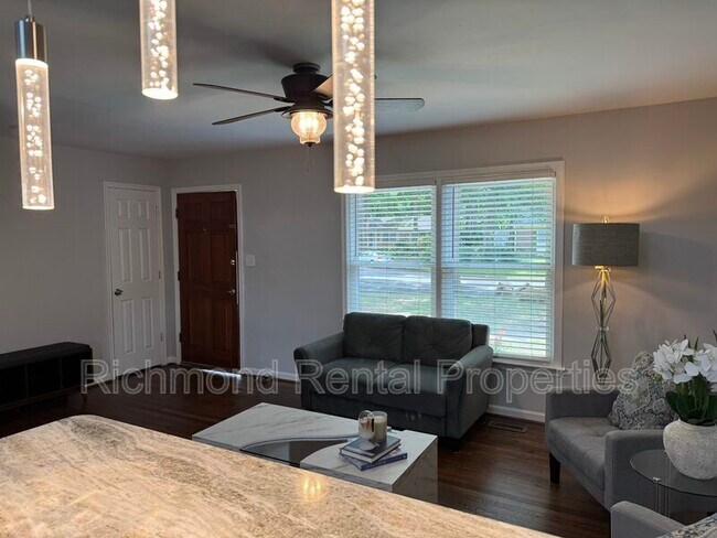 Foto del edificio - 229 Shadwood Drive