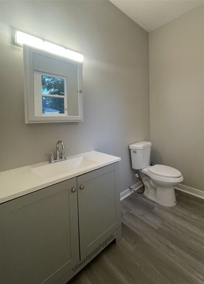 Foto del edificio - 1021 S State Ave