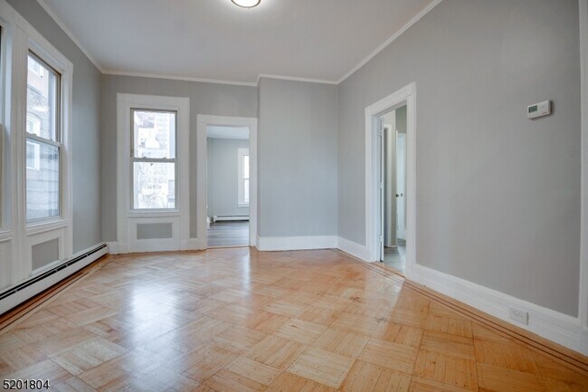 Building Photo - 398 Summer Ave