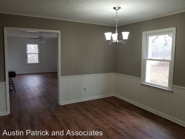 Building Photo - 2 br, 1.5 bath House - 3239 Univeter Road
