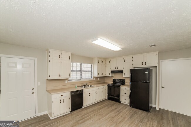 Foto del edificio - 1130 Walnut Creek Ln