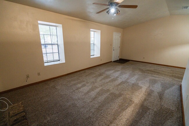 Building Photo - 1224 Brafforton Dr