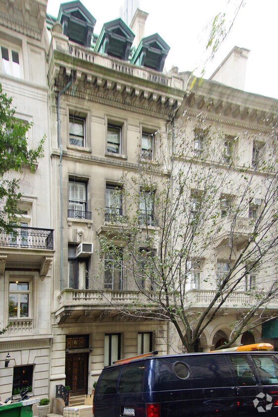 Foto del edificio - 17 E 70th St