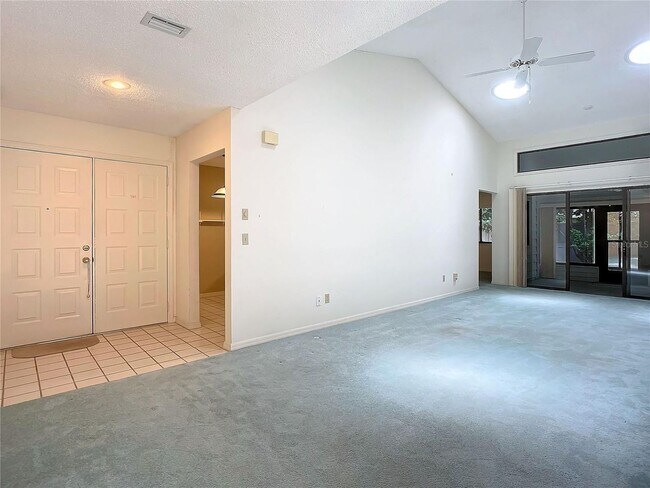 Foto del edificio - 3 Br. 2 Ba. condo with garage
