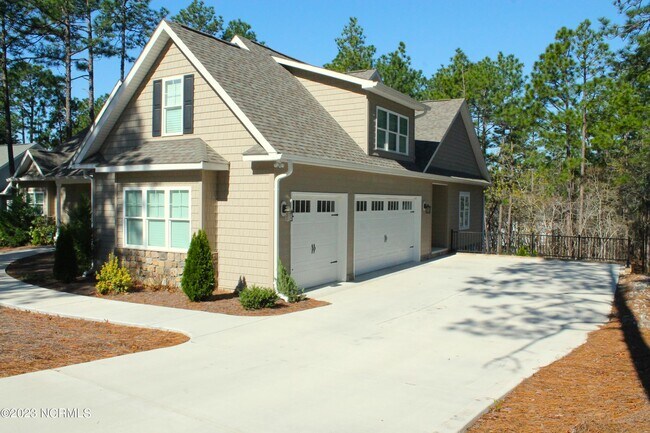 Building Photo - 118 Fawnwood Dr
