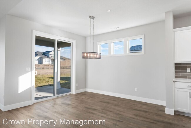 Building Photo - 3 br, 2.5 bath House - 3962 Barbera St.