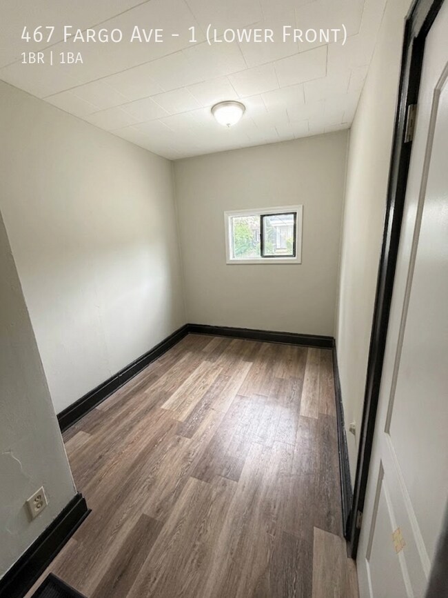 Foto del edificio - 467 Fargo Ave