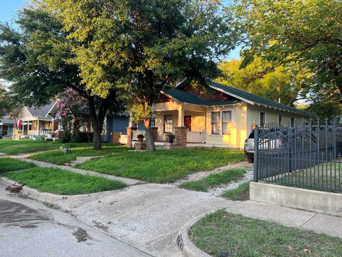 2241 Washington Ave, Fort Worth, TX 76110 House Rental in Fort Worth