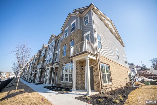 Foto principal - 88 Leahy Dr